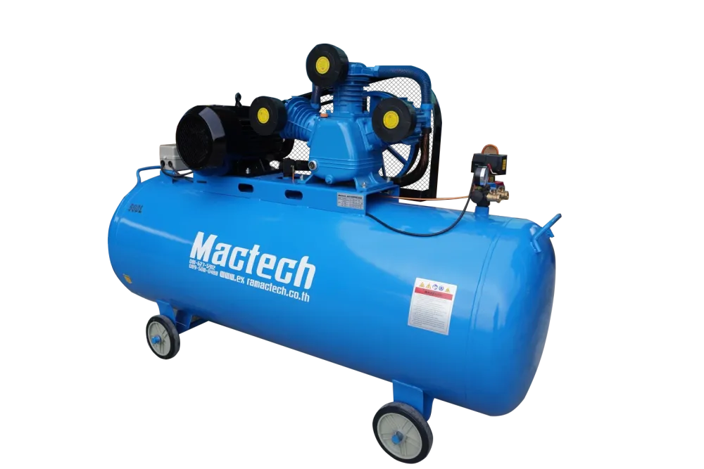 ปั๊มลมลูกสูบ Mactech ถัง 500 ลิตร มุมเฉียง เห็นมอเตอร์และกล่องสตาร์ทเตอร์
