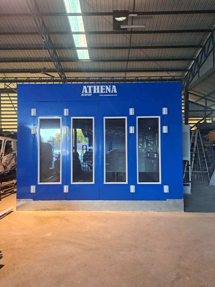 ห้องพ่นสี ATHENA-X สีน้ำเงิน ประตูหน้า 4 บานกระจกยาว ติดตั้งในอาคาร
