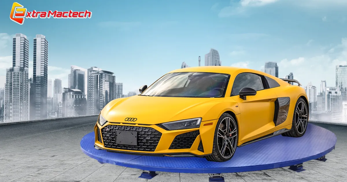 รถสปอร์ตสีเหลืองบนแท่นหมุนรถยนต์ Mactech